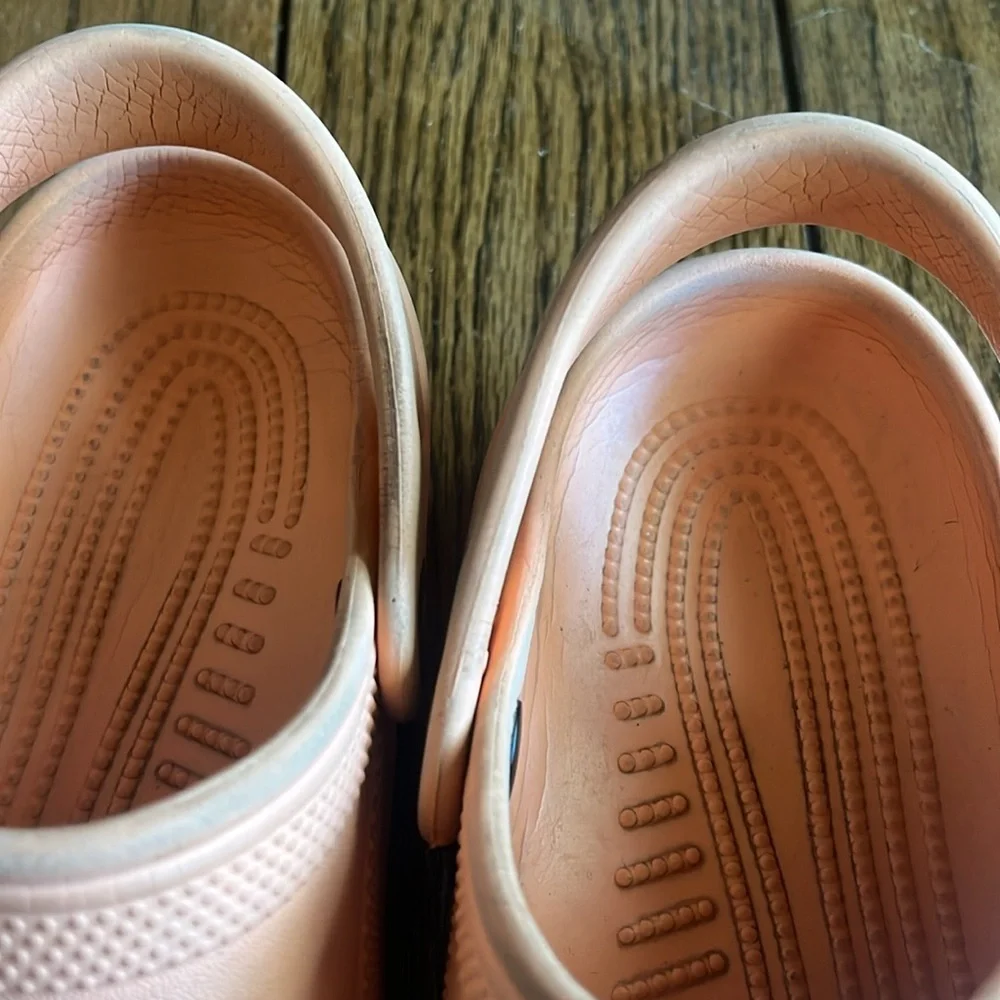 Crocs size 1